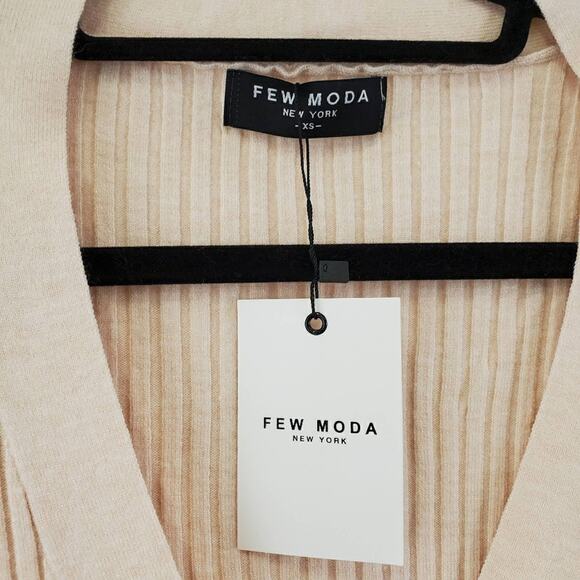 Ribbed neutral cardigan with pom pom snaps size XS NWT - Picture 11 of 11